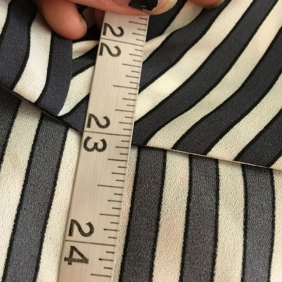 Ann Taylor Shirt Womens Sz XS White Gray Striped Wrap Front Top Blouse Career - Picture 7 of 7